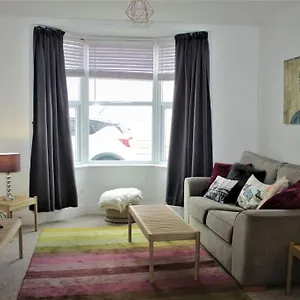 Lemon House - Superb Location Holiday home