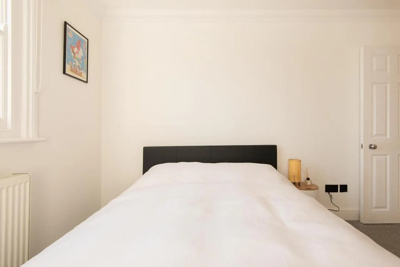 Central 2Br Modern Apartment 5Mins To Train Station Brighton