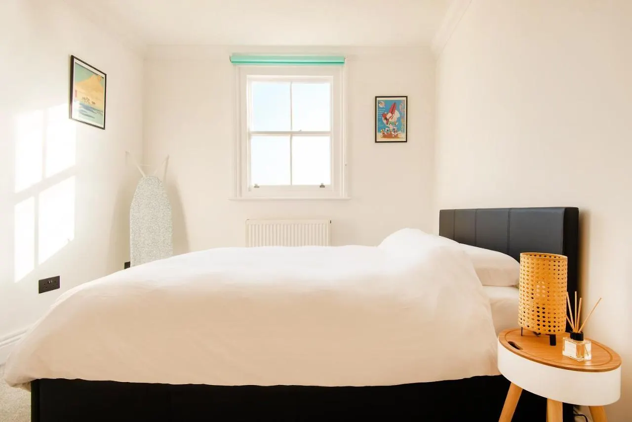 Central 2Br Modern Apartment 5Mins To Train Station Brighton