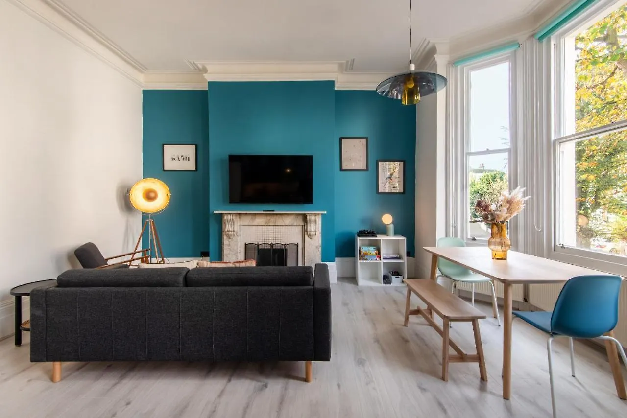Central 2Br Modern Apartment 5Mins To Train Station Brighton